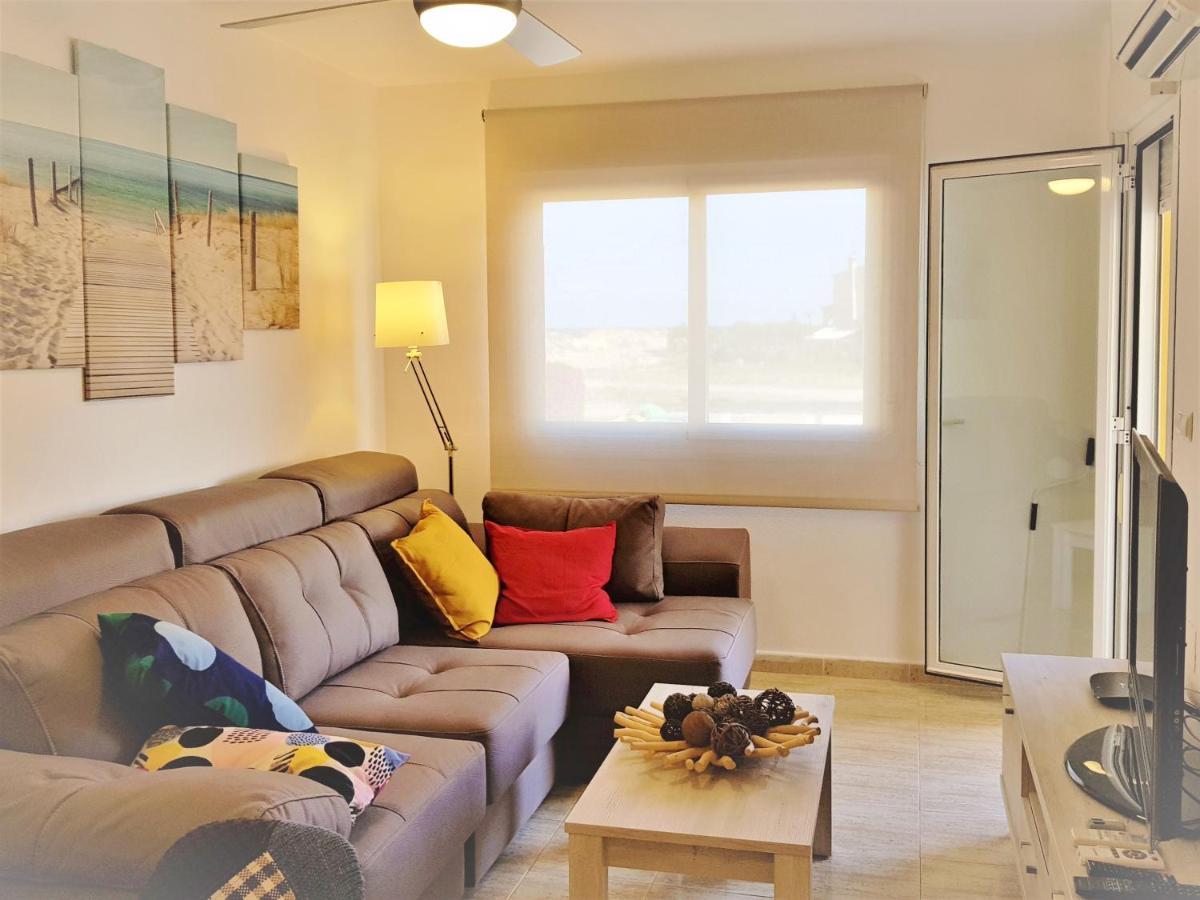 Apartamento con piscina frente al mar. Oliva Nova Esterno foto