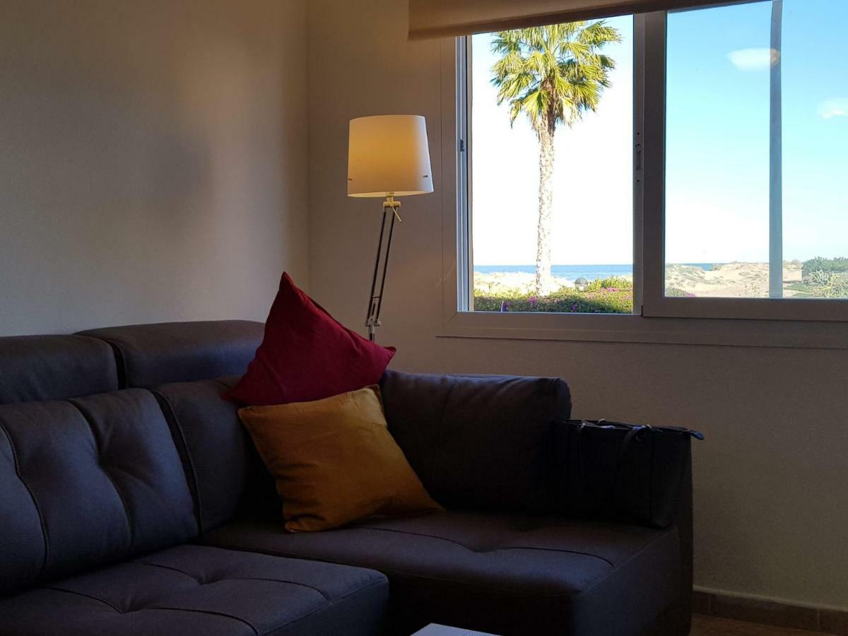 Apartamento con piscina frente al mar. Oliva Nova Esterno foto