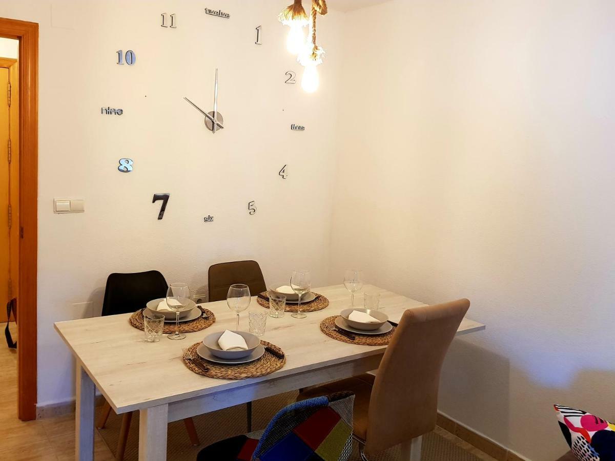Apartamento con piscina frente al mar. Oliva Nova Esterno foto