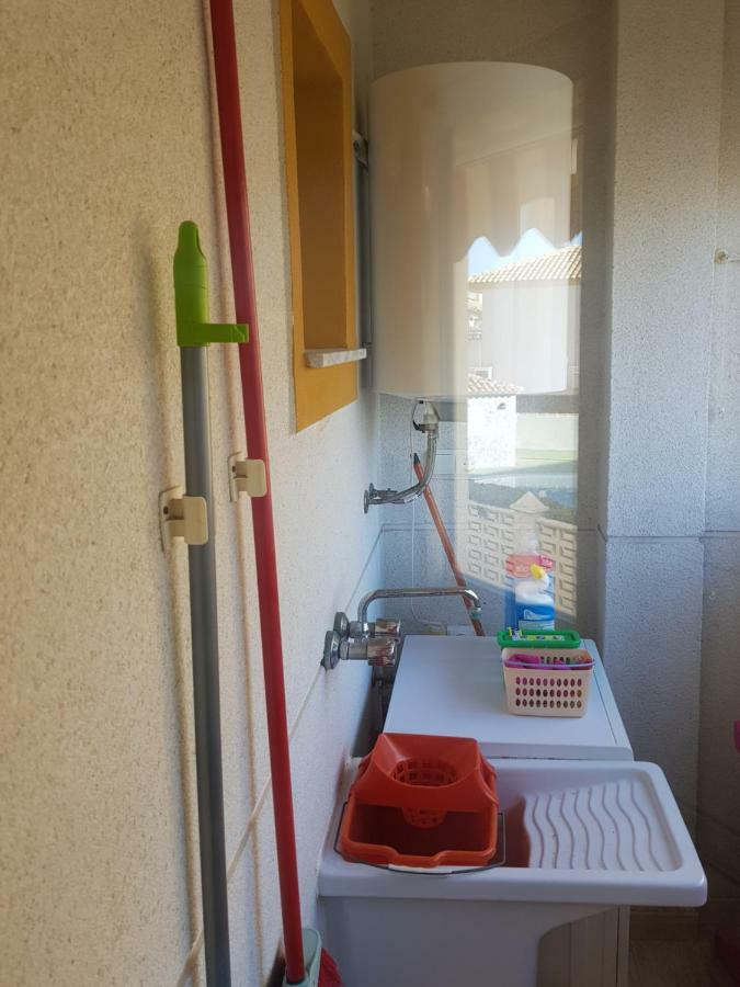Apartamento con piscina frente al mar. Oliva Nova Esterno foto