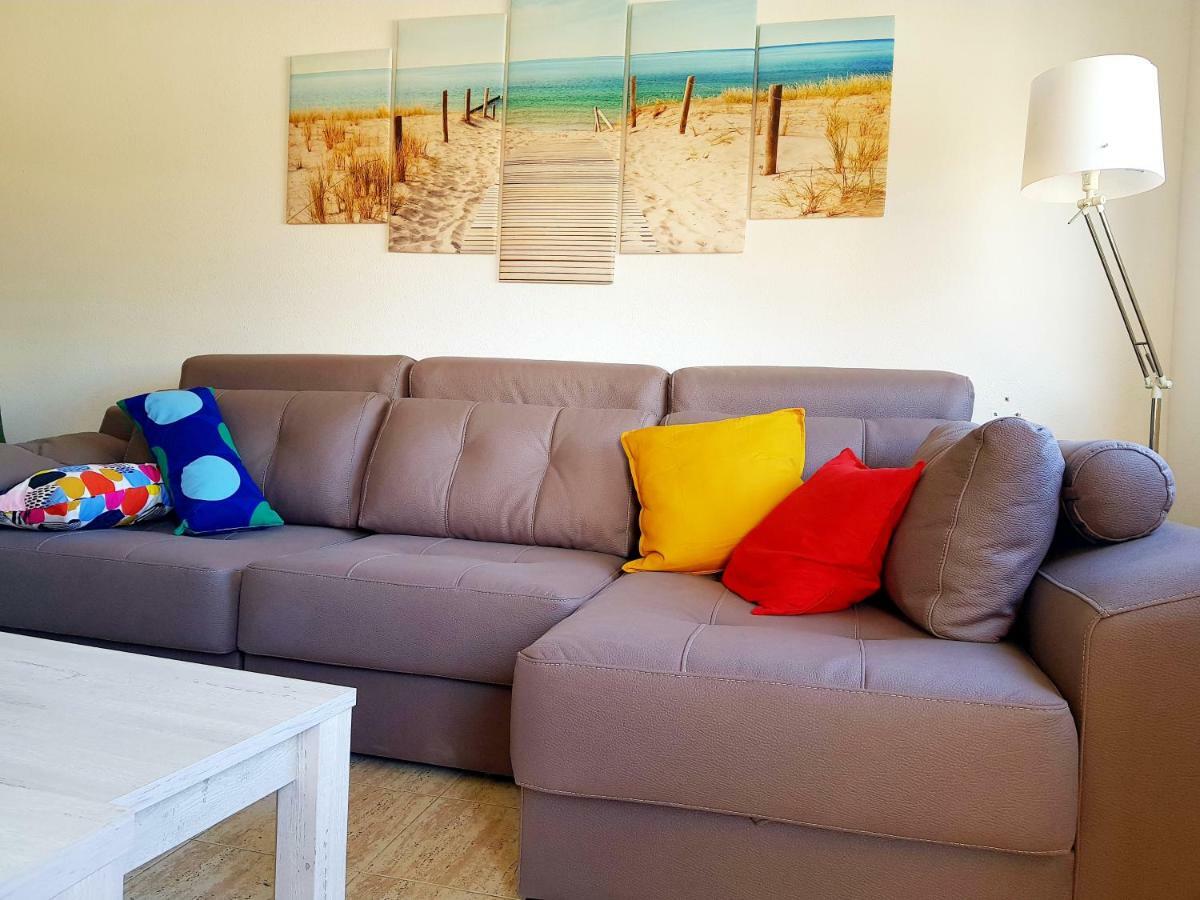 Apartamento con piscina frente al mar. Oliva Nova Esterno foto